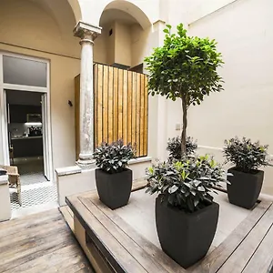 Suitelifetrevi Casa de hóspedes